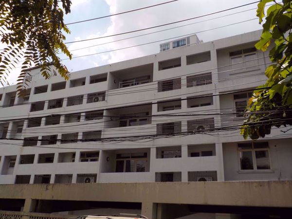 0001796_w_lalivan-court_600.jpeg