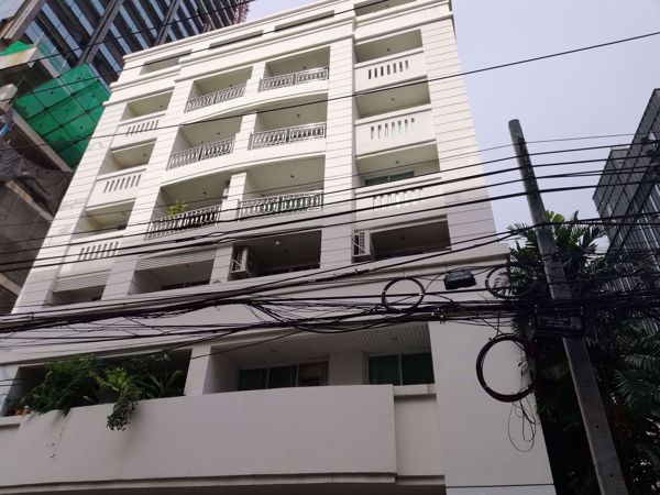 0018026_w_baan-thanon-sarasin_600.jpeg