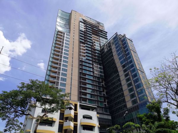 0020439_w_oriental-residence_600.jpeg