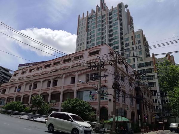 0021460_w_somkid-place_600.jpeg