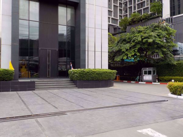 0060989_w_condolette-midst-rama-9_600.jpeg