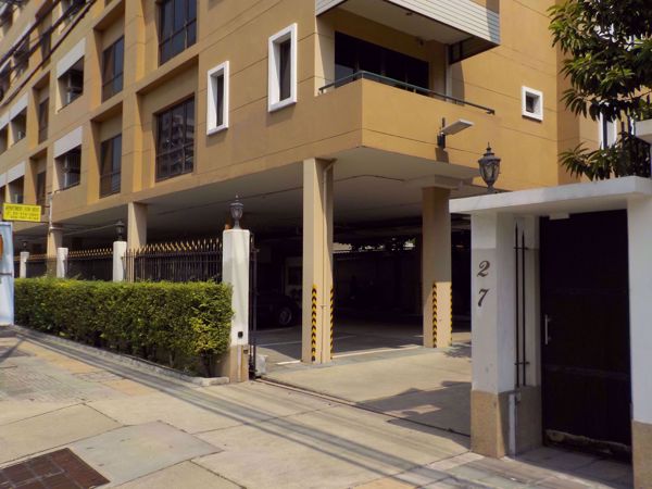 0084017_w_the-bangkok-residence_600.jpeg
